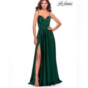 🆕La Femme Emerald Green SZ 10